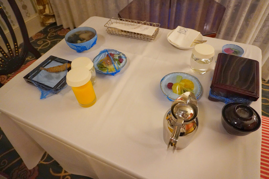 ディズニーランドホテルのルームサービスがおすすめ 注文方法やサービスの変更点 Kyolog Trip